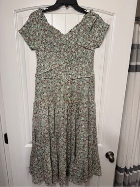 BB Dakota Sage Green Floral Smocked Midi Dress